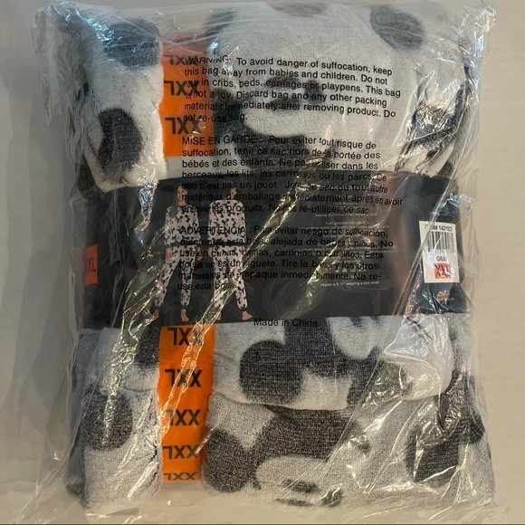 Disney Mickey Mouse Women's Lounge Jogger / Pajama two piece set NWT - Picture 6 of 7